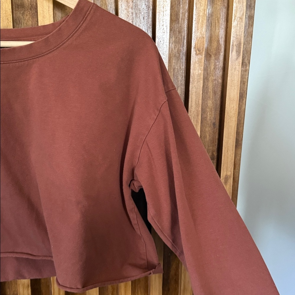 Storq Post Baby Boxy Light Crop Sweatshirt. Size M - Picture 6 of 9